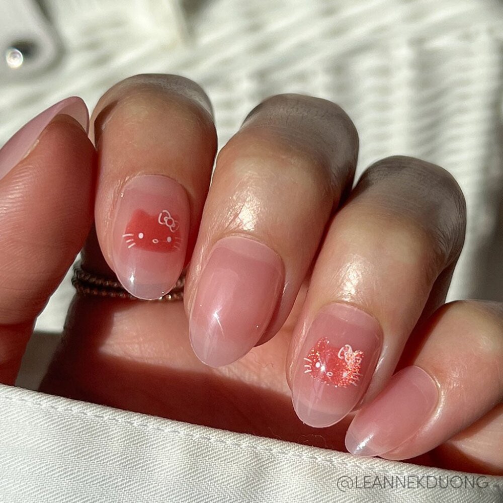 Hello Kitty Short Oval Nails